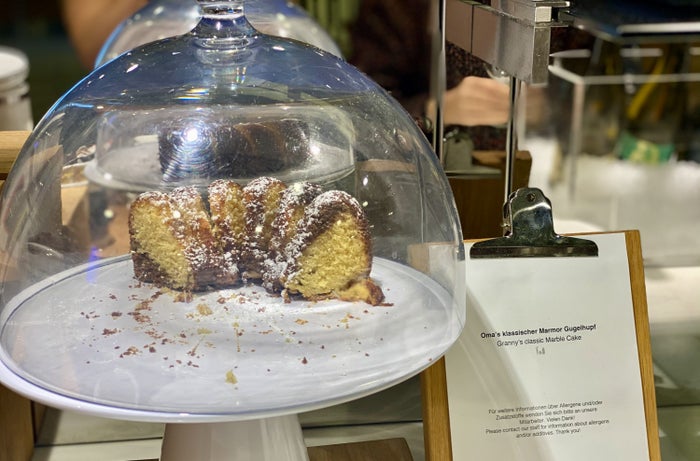 Lufthansa Senator Lounge B Frankfurt Grannys Marble Cake