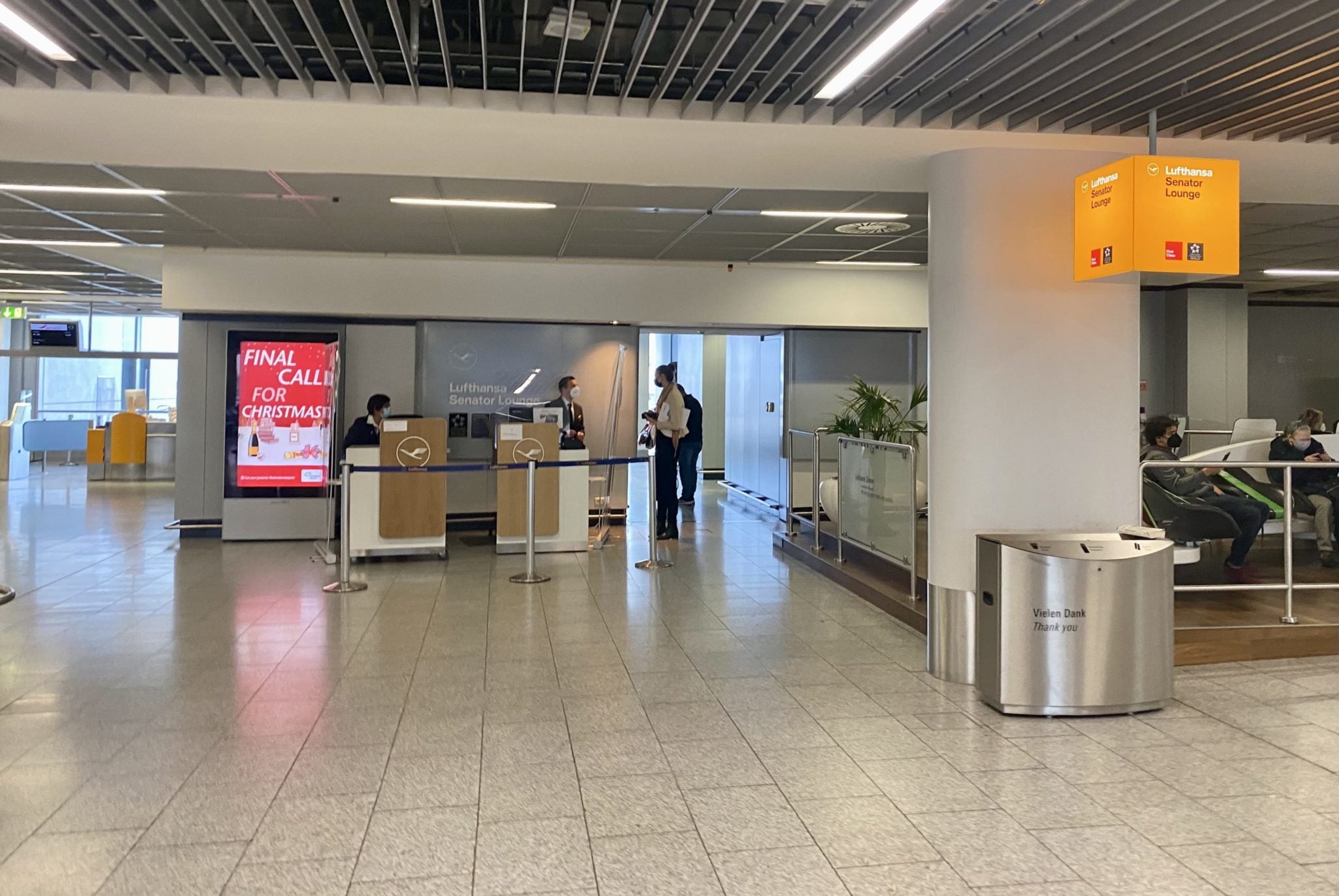 Lufthansa Senator Lounge B (Non-Schengen) At Frankfurt [Review]