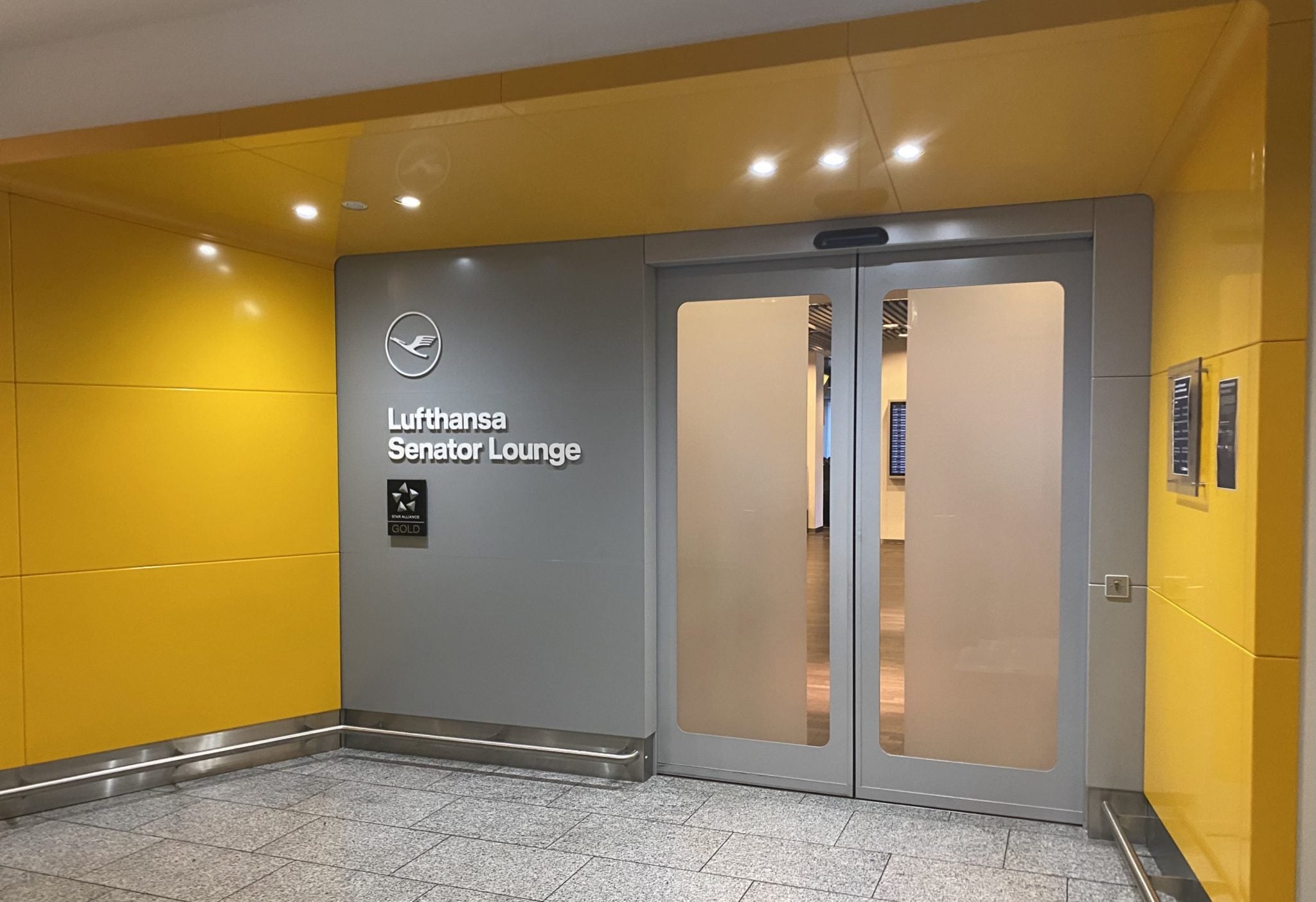 Lufthansa Senator Lounge B (Non-Schengen) At Frankfurt [Review]