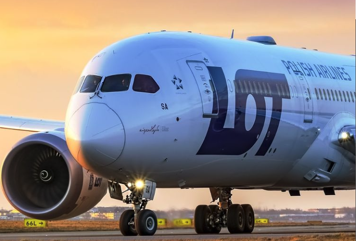 A LOT Polish Airlines 787