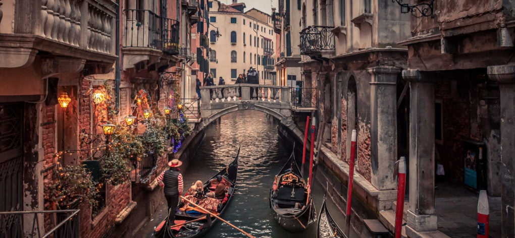 Delta DL139 Turns Venice and Atlanta into a Whirlwind of Diversion and Secret Thrills