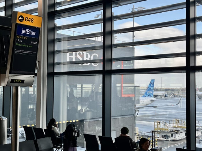 JetBlue Mint A321LR Gate B48