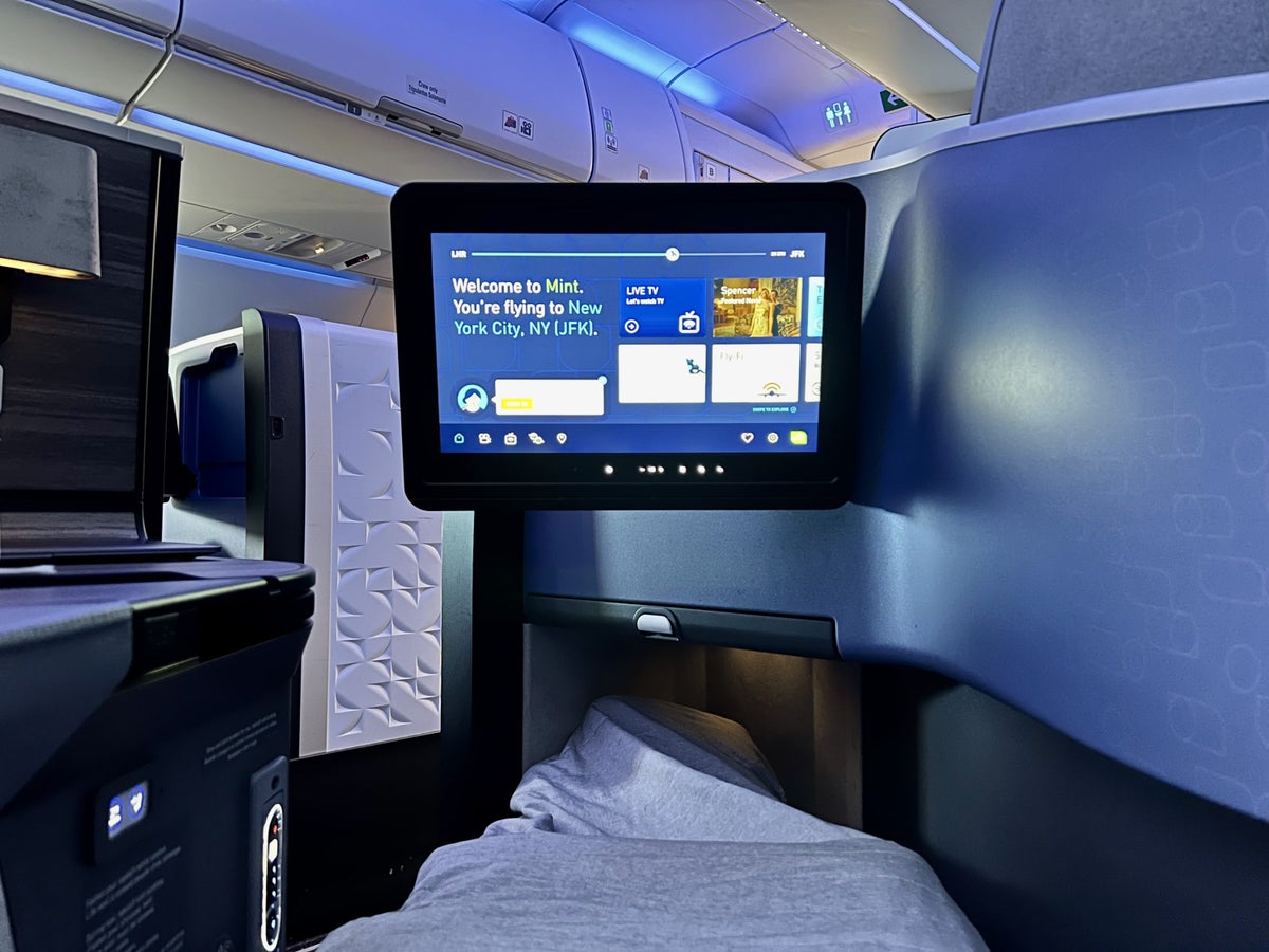 JetBlue Mint A321LR seat and blanket