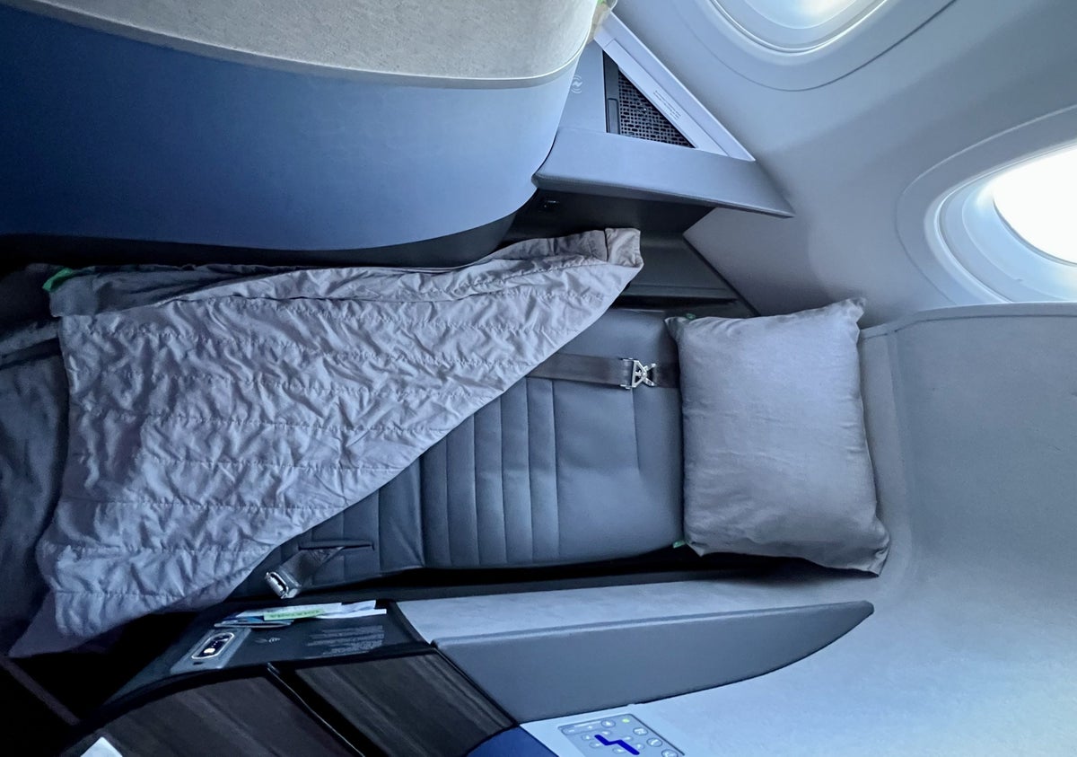 JetBlue Mint A321LR seat fully flat