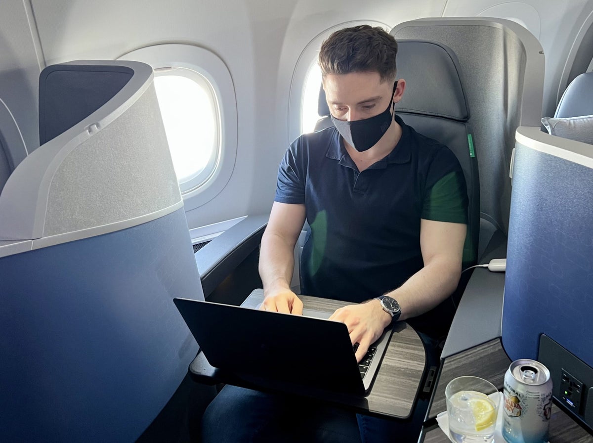 JetBlue Mint A321LR seat laptop