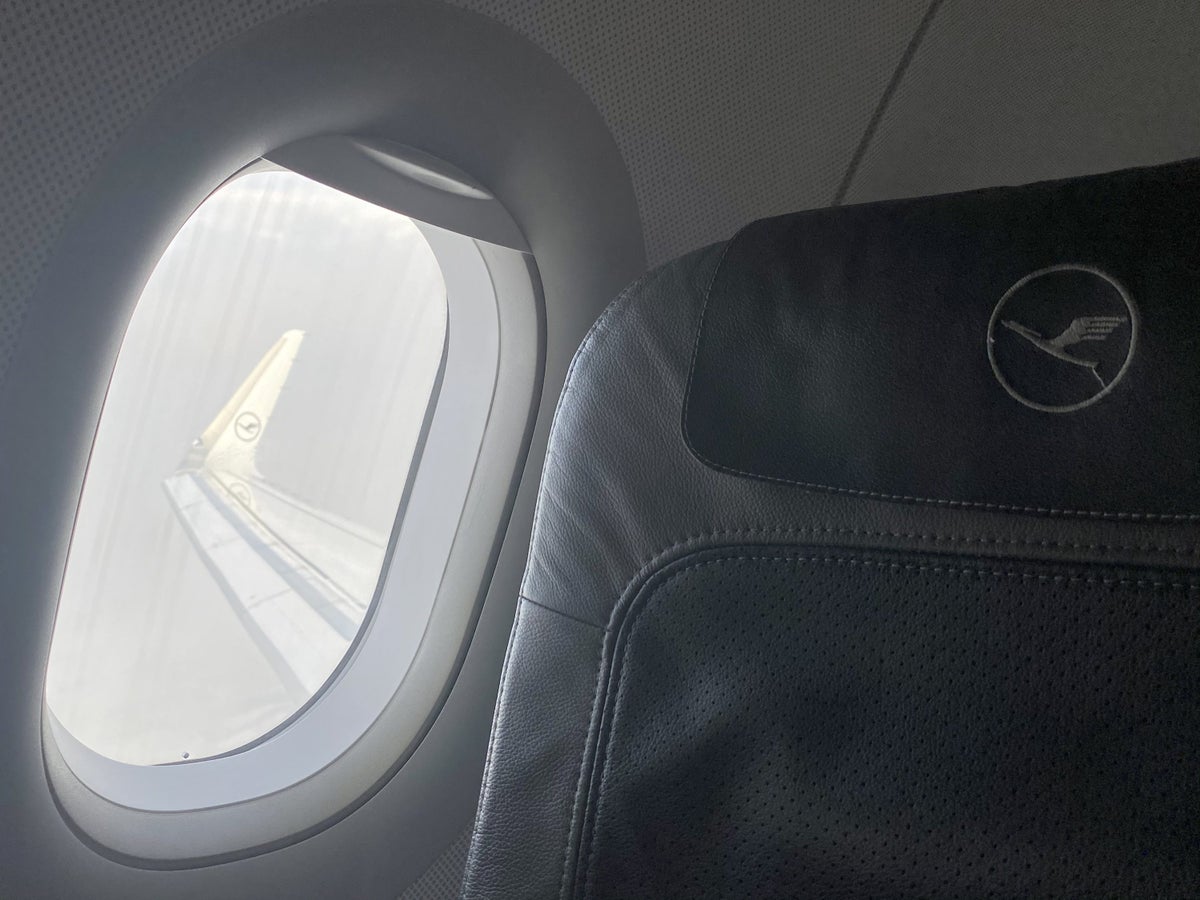 Lufthansa European business class Airbus A320 economy class seat