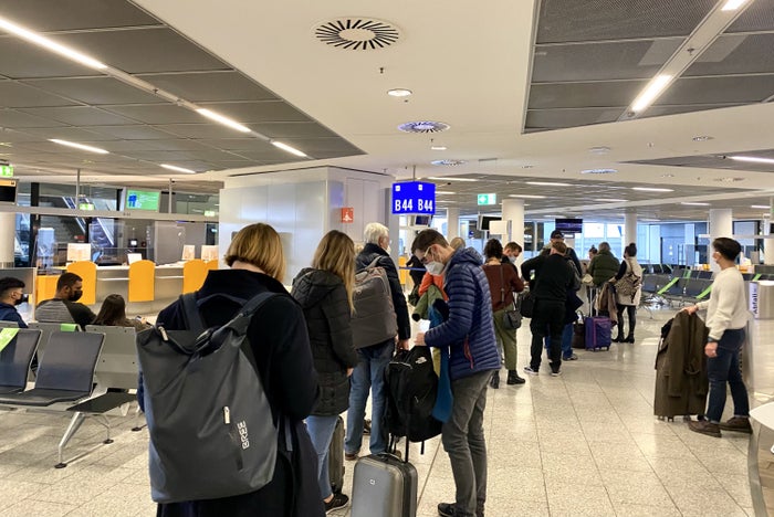 Lufthansa European business class Embraer E190 document check queue