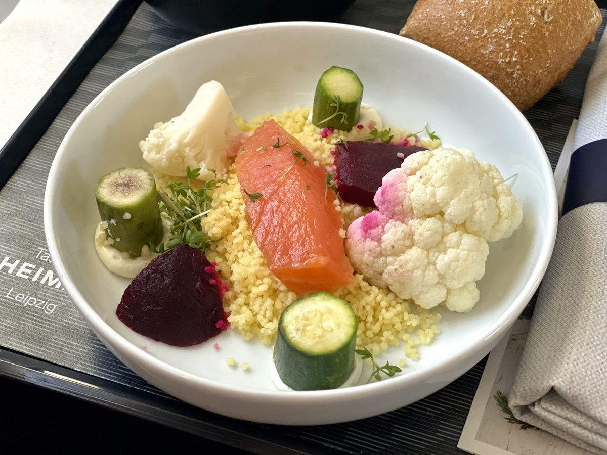 Lufthansa European business class Embraer E190 salmon salad