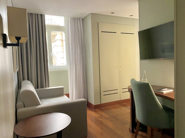 Pousada de Lisboa Small Luxury Hotels of the World bedroom entrance