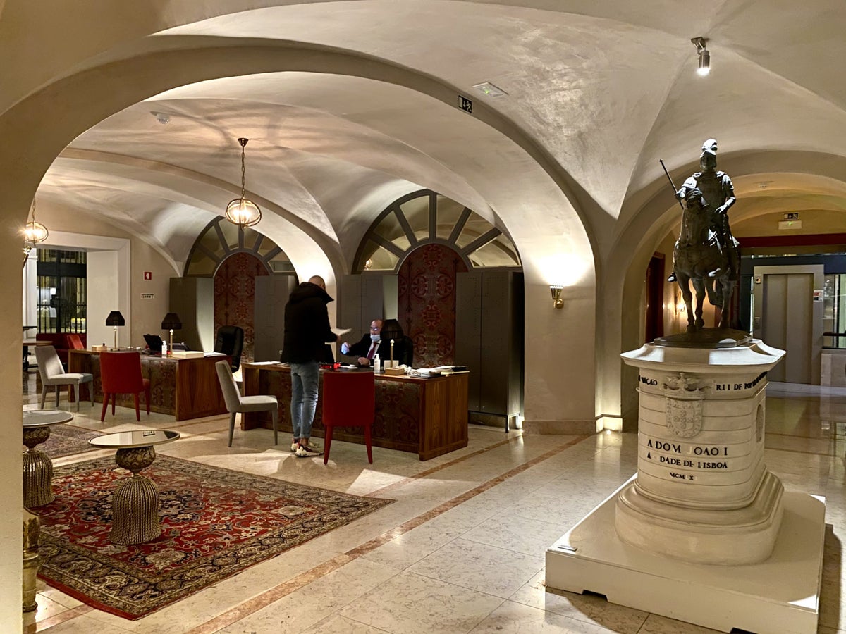 Pousada de Lisboa Small Luxury Hotels of the World reception