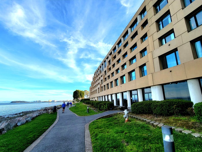 SFO Marriott Walkway