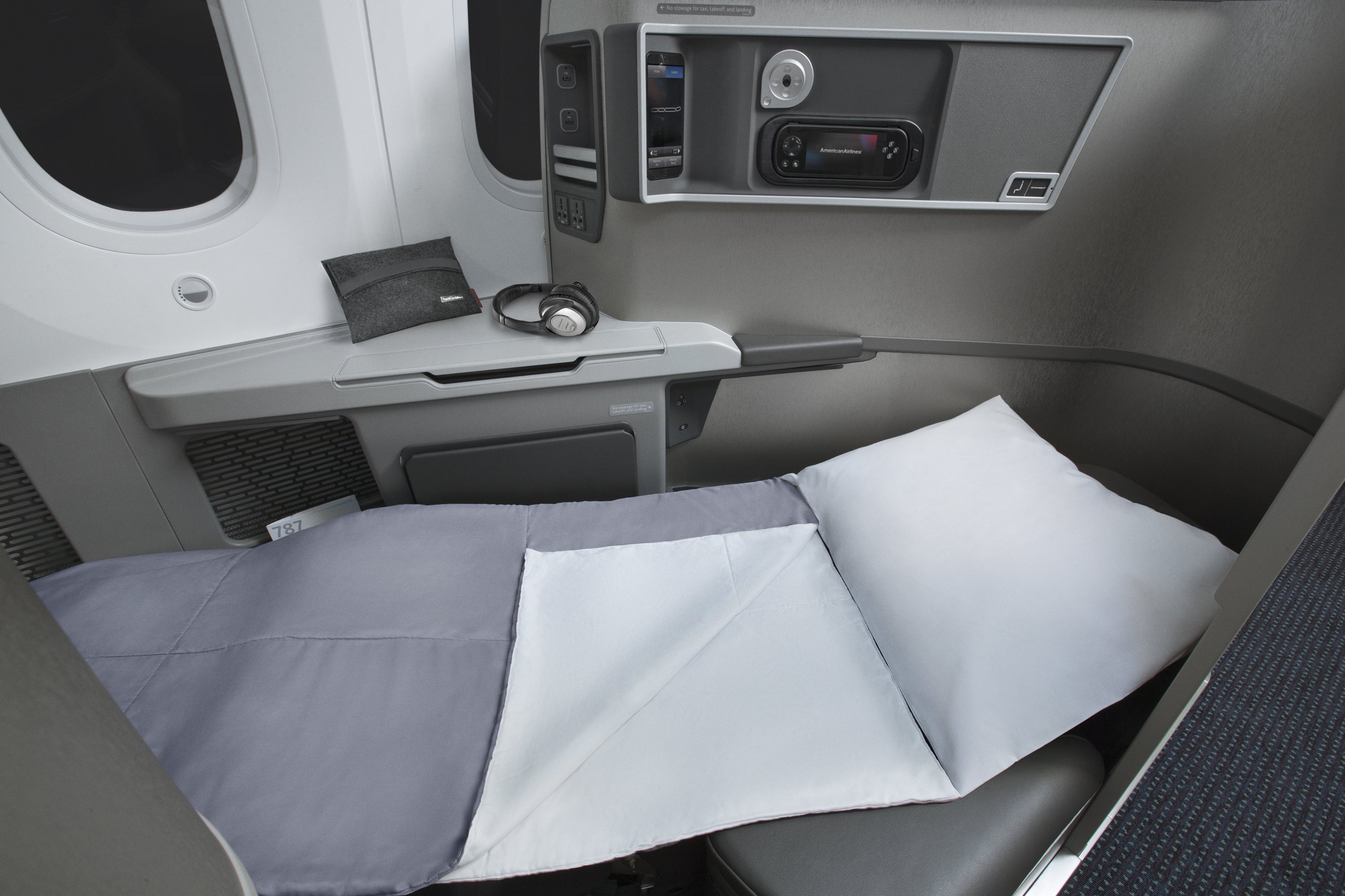 American Adds New Winter 2024 Routes Dallas To Brisbane   American Airlines 787 9 Business Class 