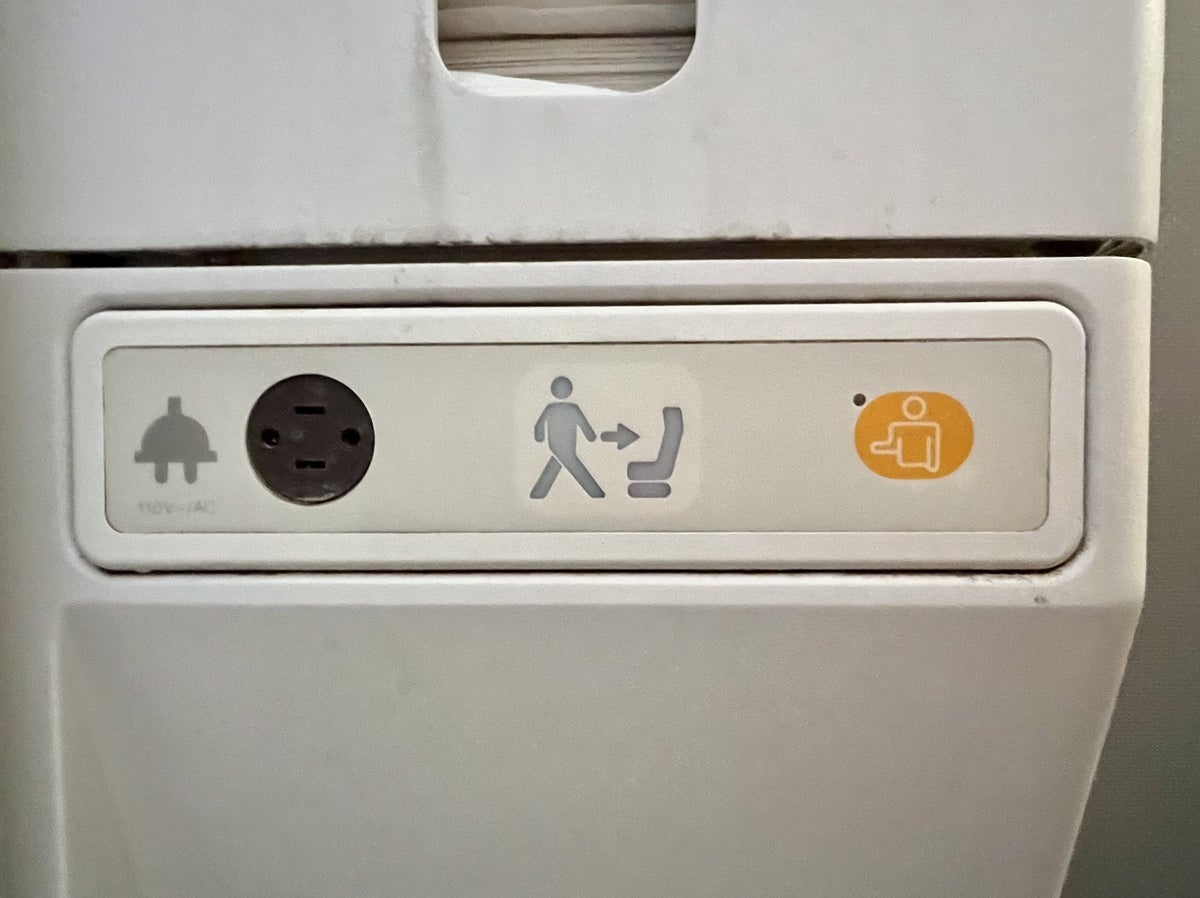 American Airlines A321T Flagship Business bathroom power socket