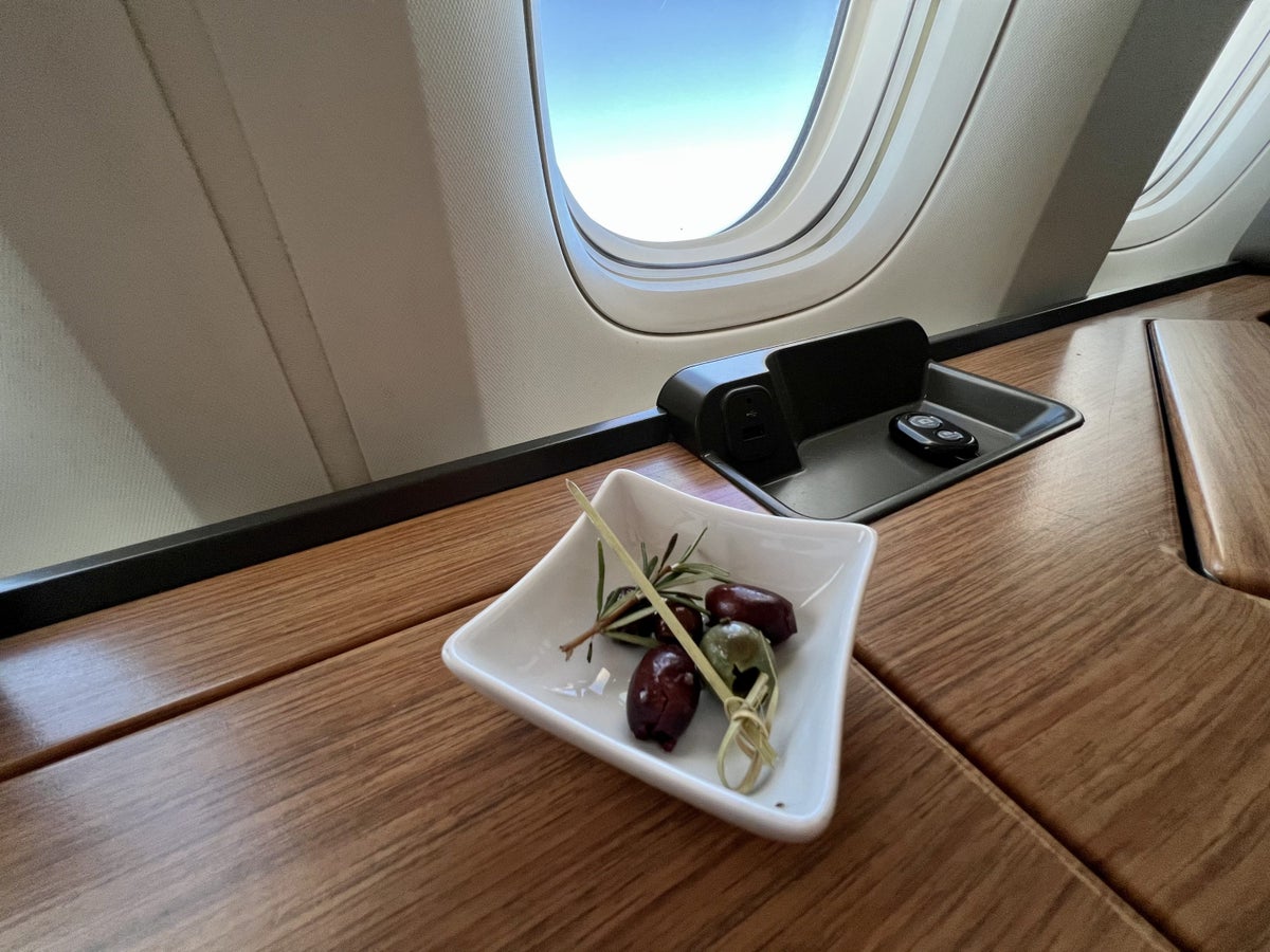 American Airlines Boeing 777 300 Flagship First FB olives