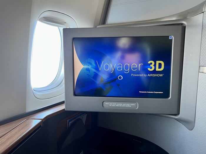 American Airlines Boeing 777 300 Flagship First IFE Voyager 3D moving maps