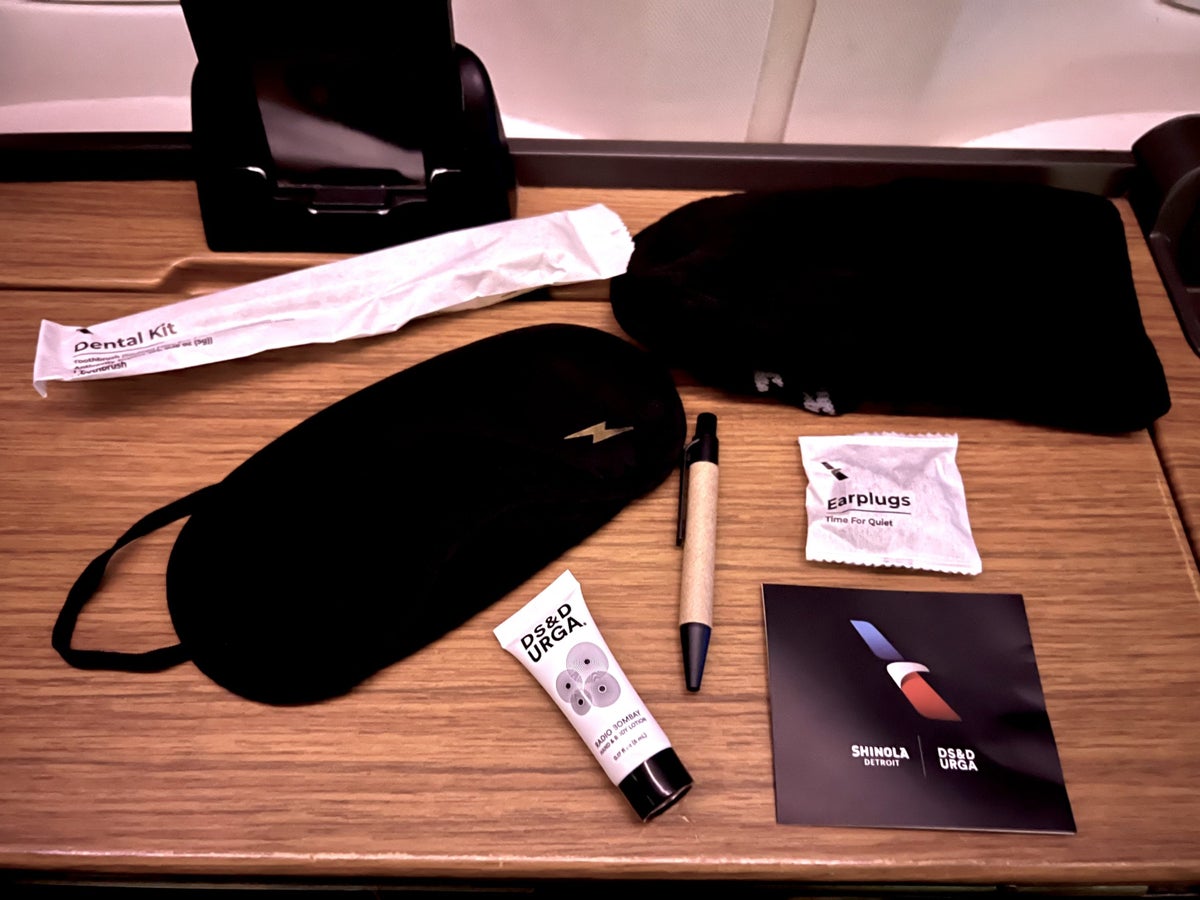 American Airlines Boeing 777 300 Flagship First amenity kit