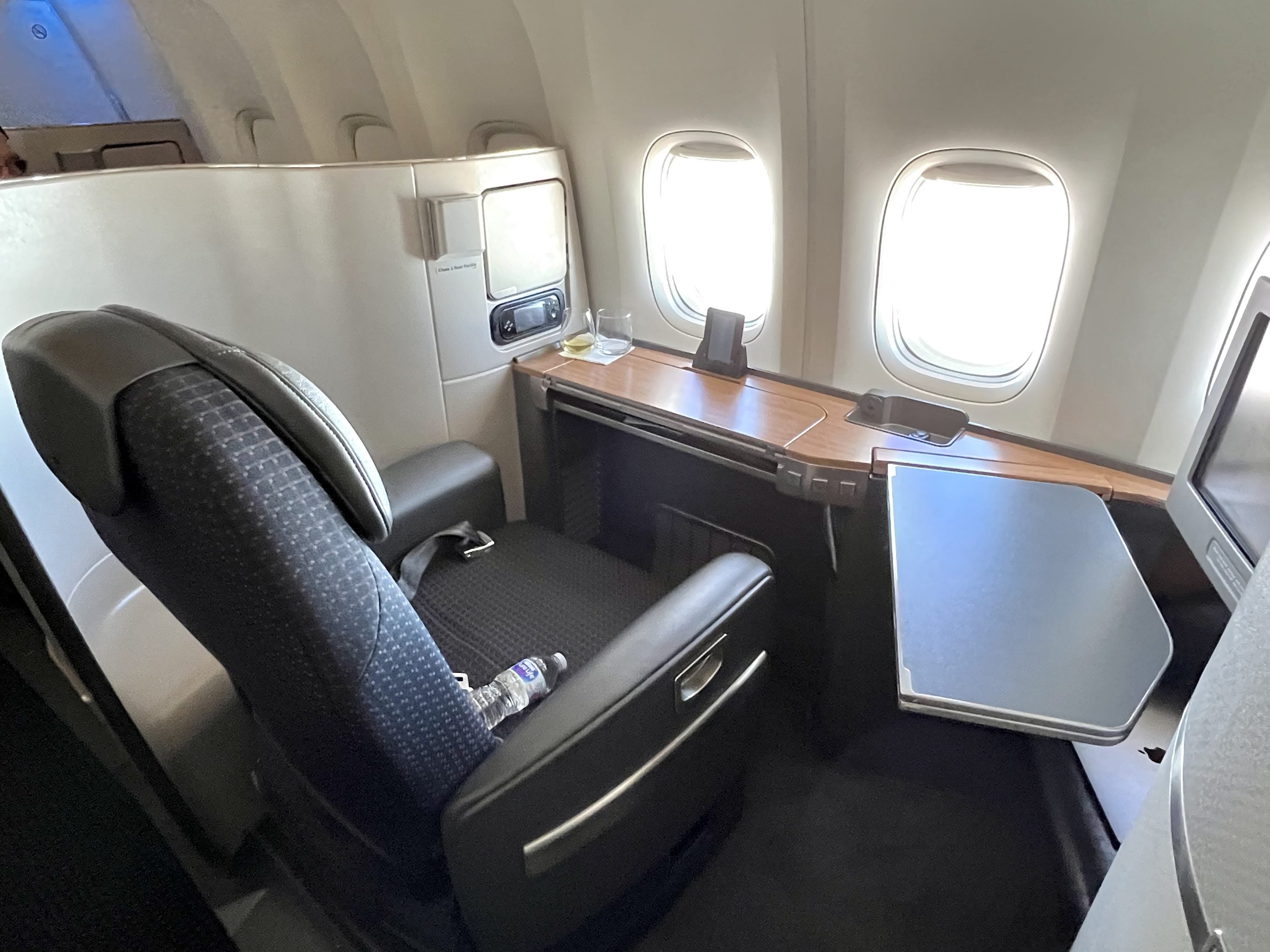 What it's like to ✈️ fly Business Class on American Airline w