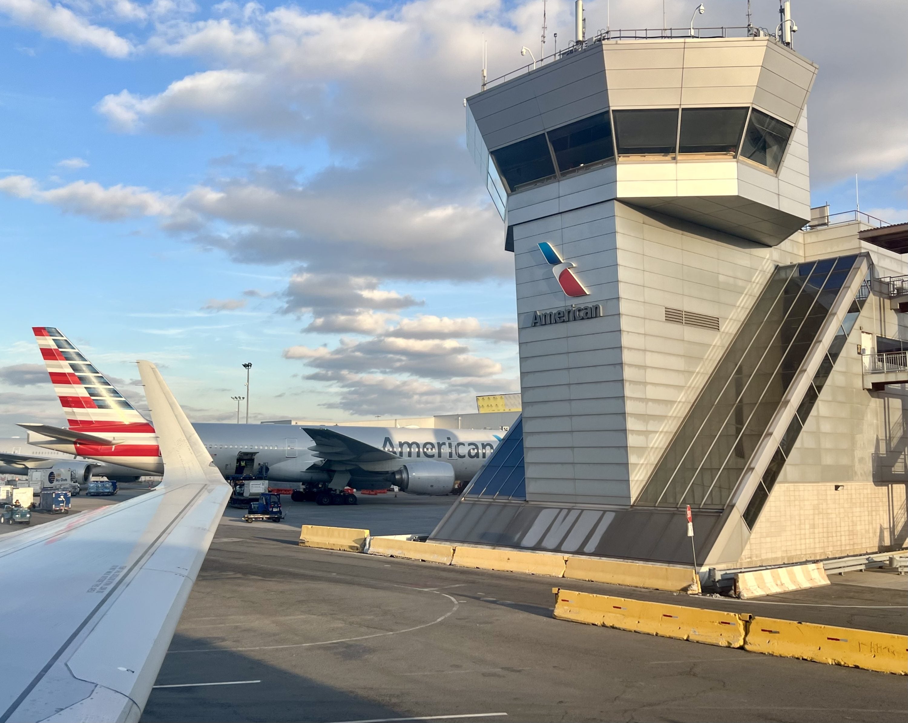 American airlines cheap business baggage allowance