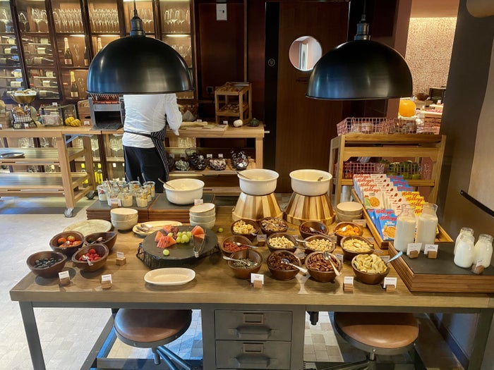 Canopy by Hilton London City breakfast buffet display