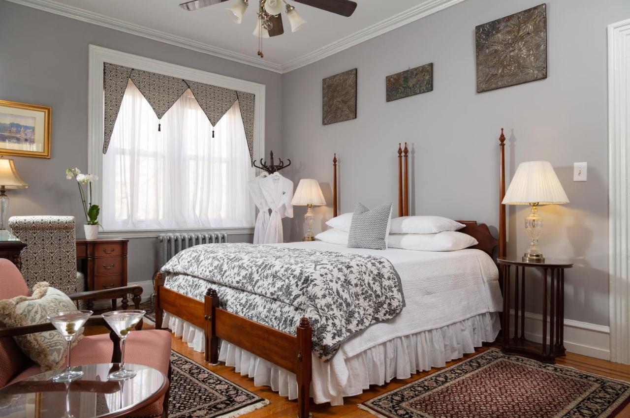 The 12 Best Boutique Hotels In Philadelphia [2023]