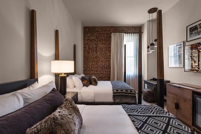 Crossroads Hotel