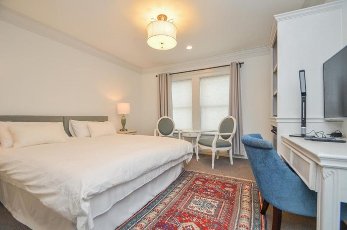 Houston Towers Inn