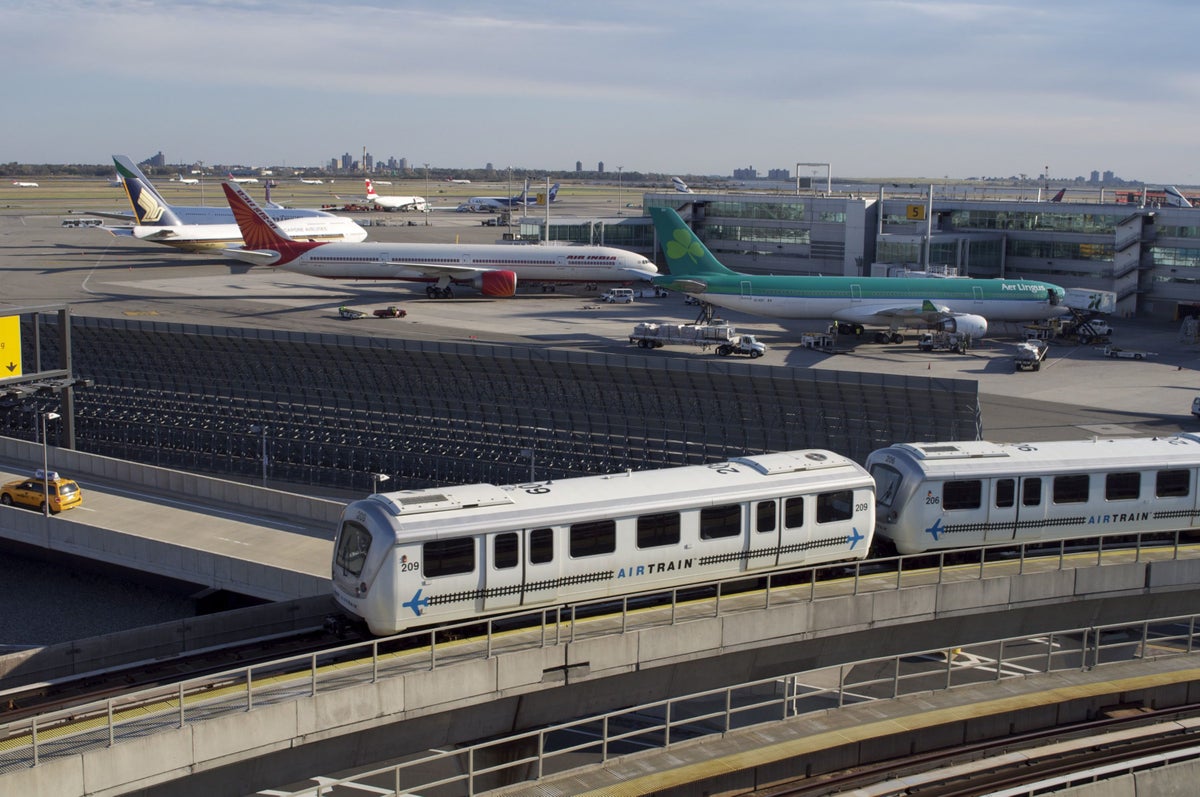 How To Get From Manhattan to New York’s JFK Airport [2023]