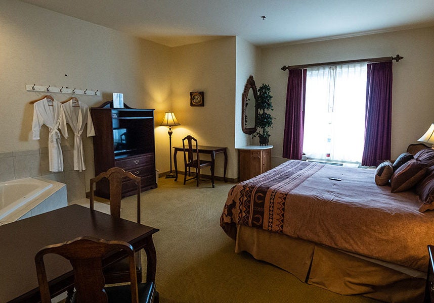 Silverland Inn Suites
