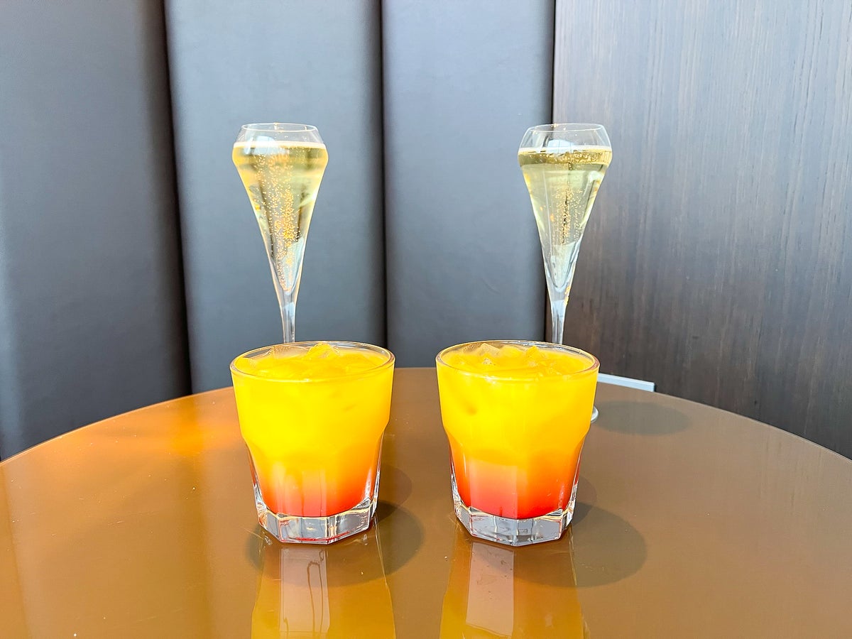 United Polaris Lounge Houston IAH Champagne and mocktails