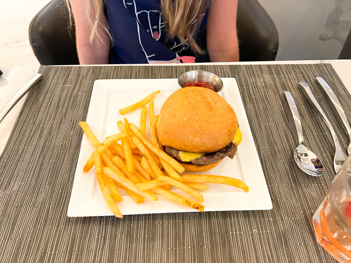 United Polaris Lounge Houston IAH Dining Room Kids Burger