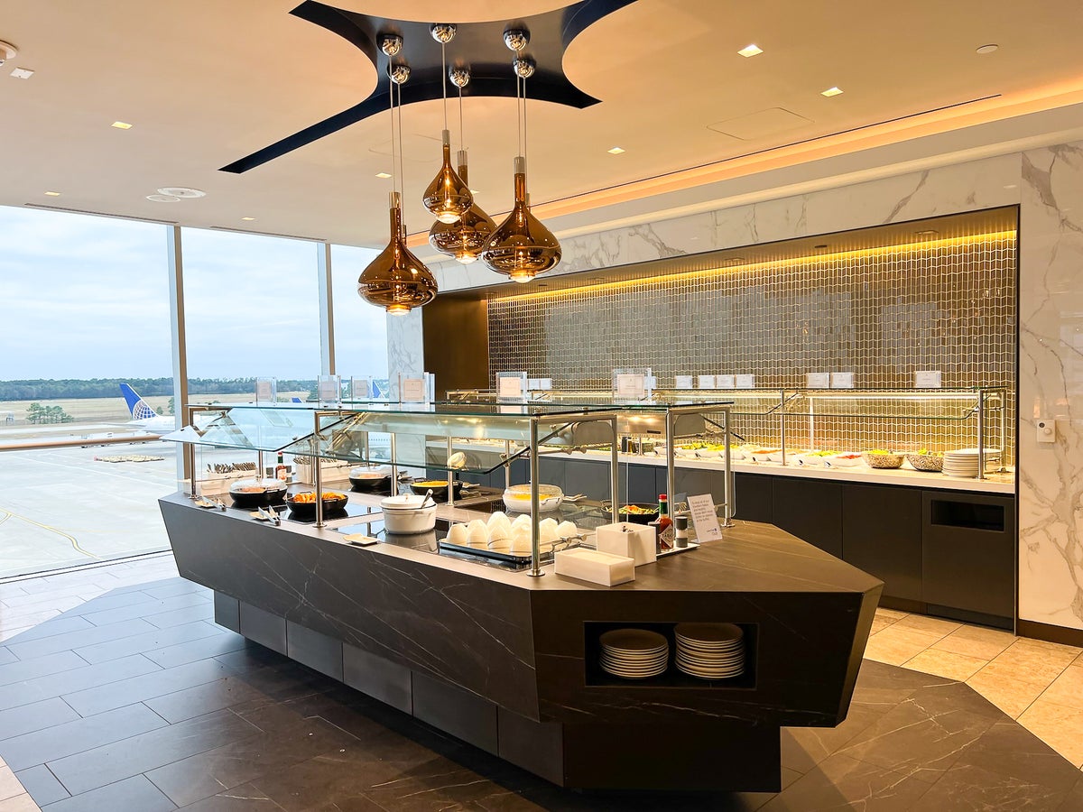 United Polaris Lounge Houston IAH buffet