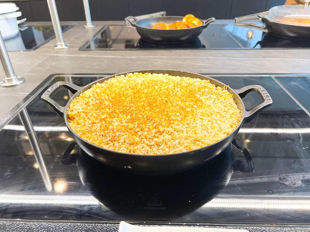 United Polaris Lounge Houston IAH mac and cheese