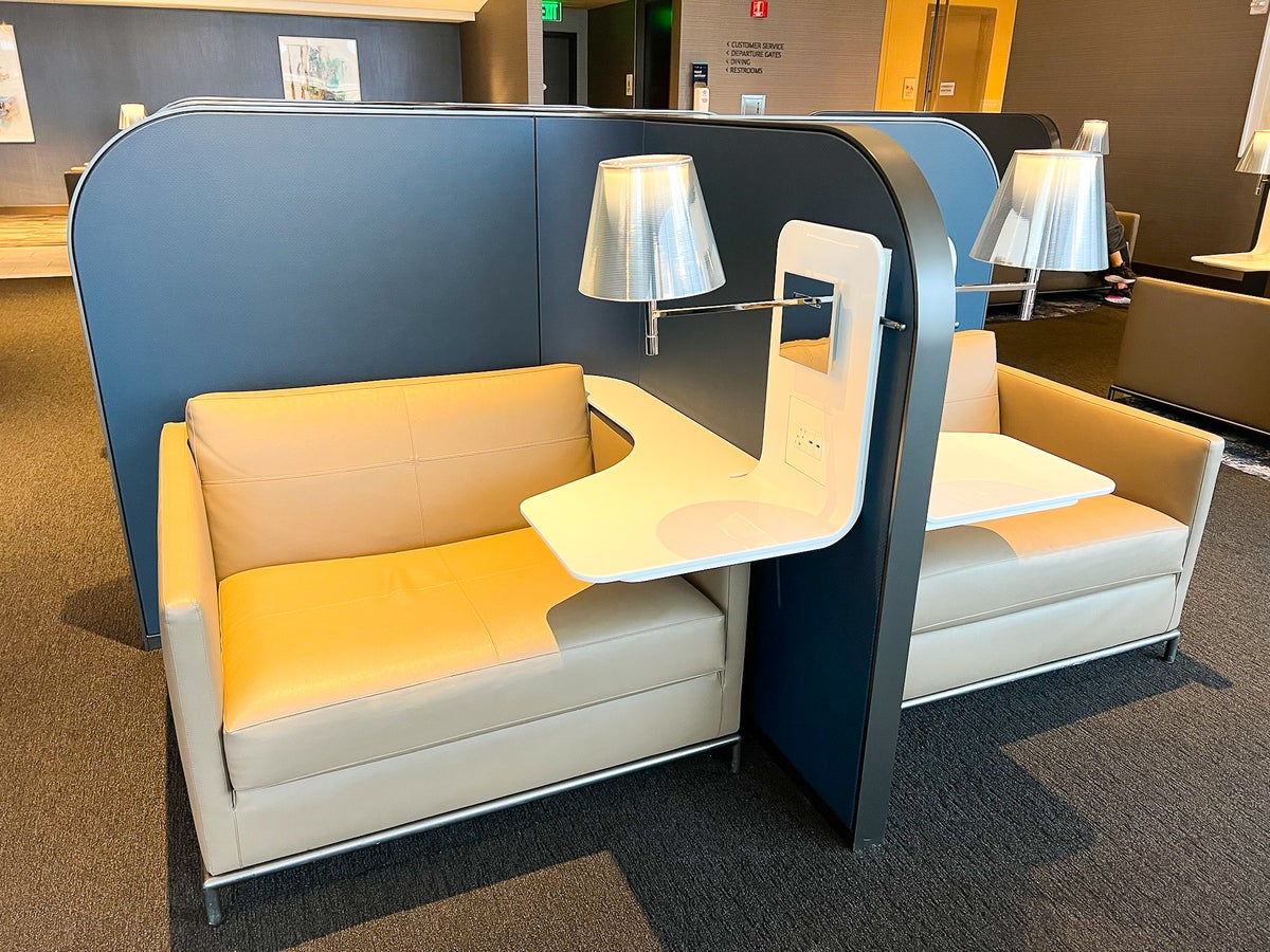 United Polaris Lounge Houston IAH office pod chair