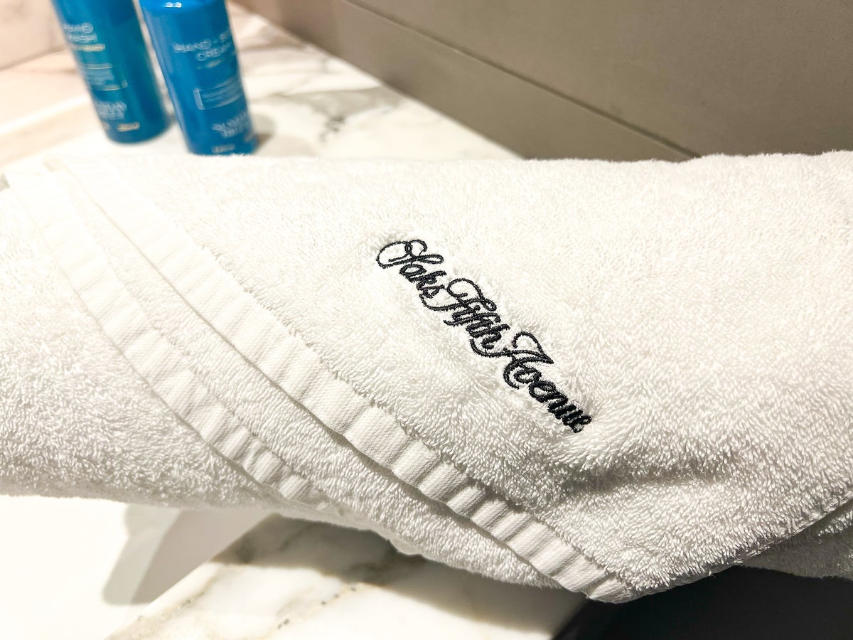 United Polaris Lounge Houston IAH towel