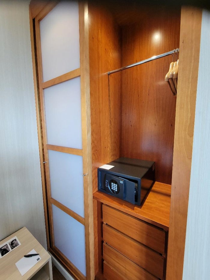 AC Hotel Malaga Palacio Closet 1