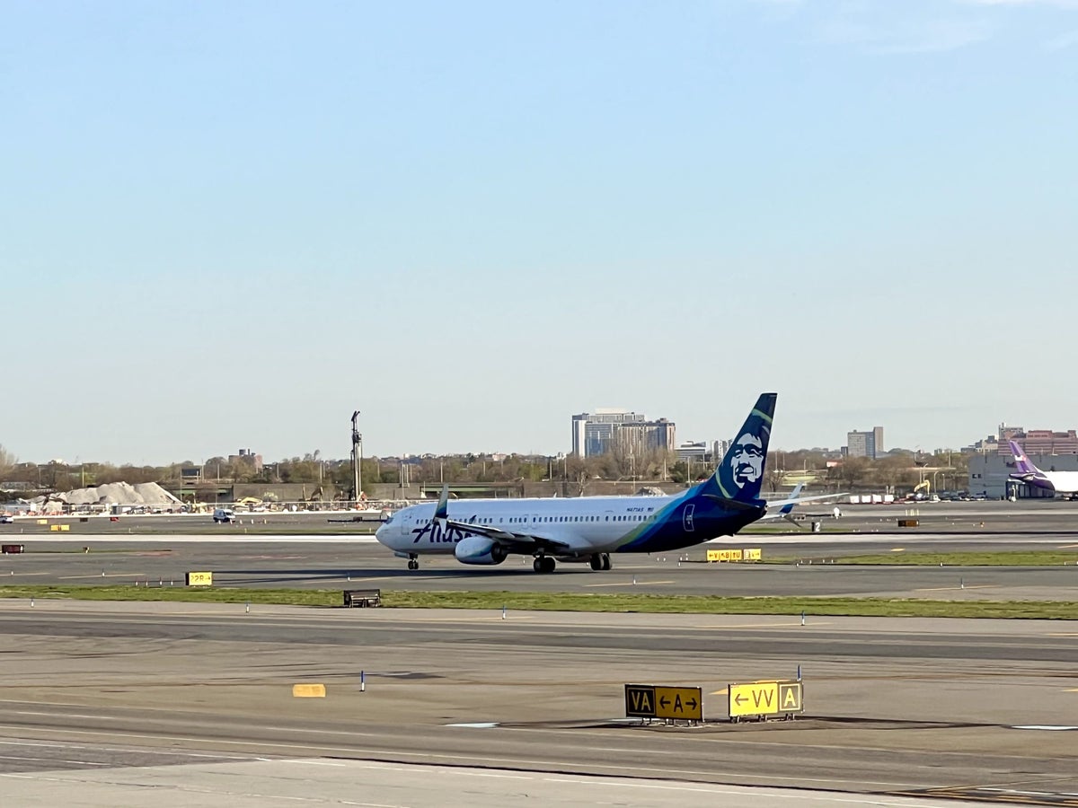 How To Status Match With Alaska Airlines [In-Depth Guide]