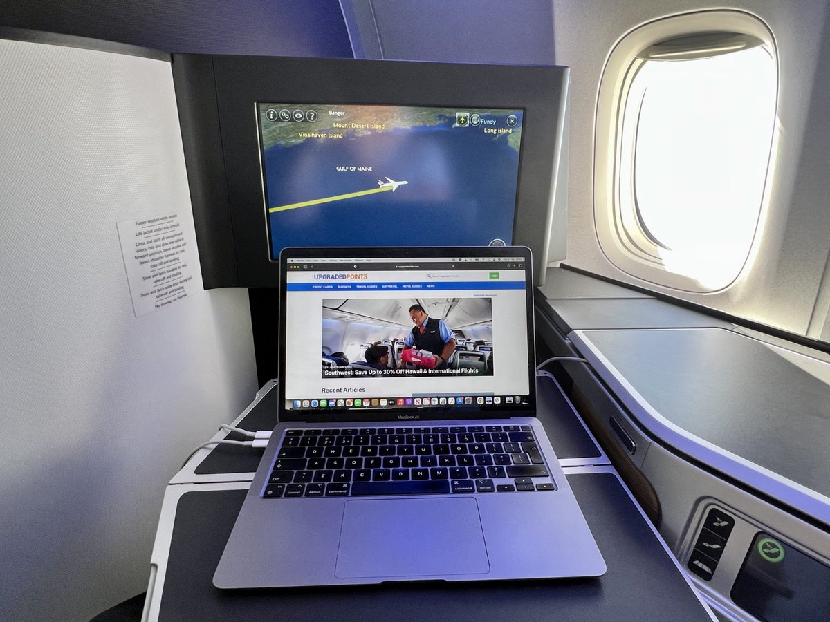 British Airways Boeing 777 300 Club Suite Wi-Fi connection
