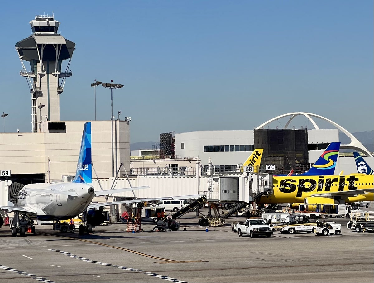 JetBlue Bids To Acquire Spirit Airlines, Putting Frontier Merger in Doubt