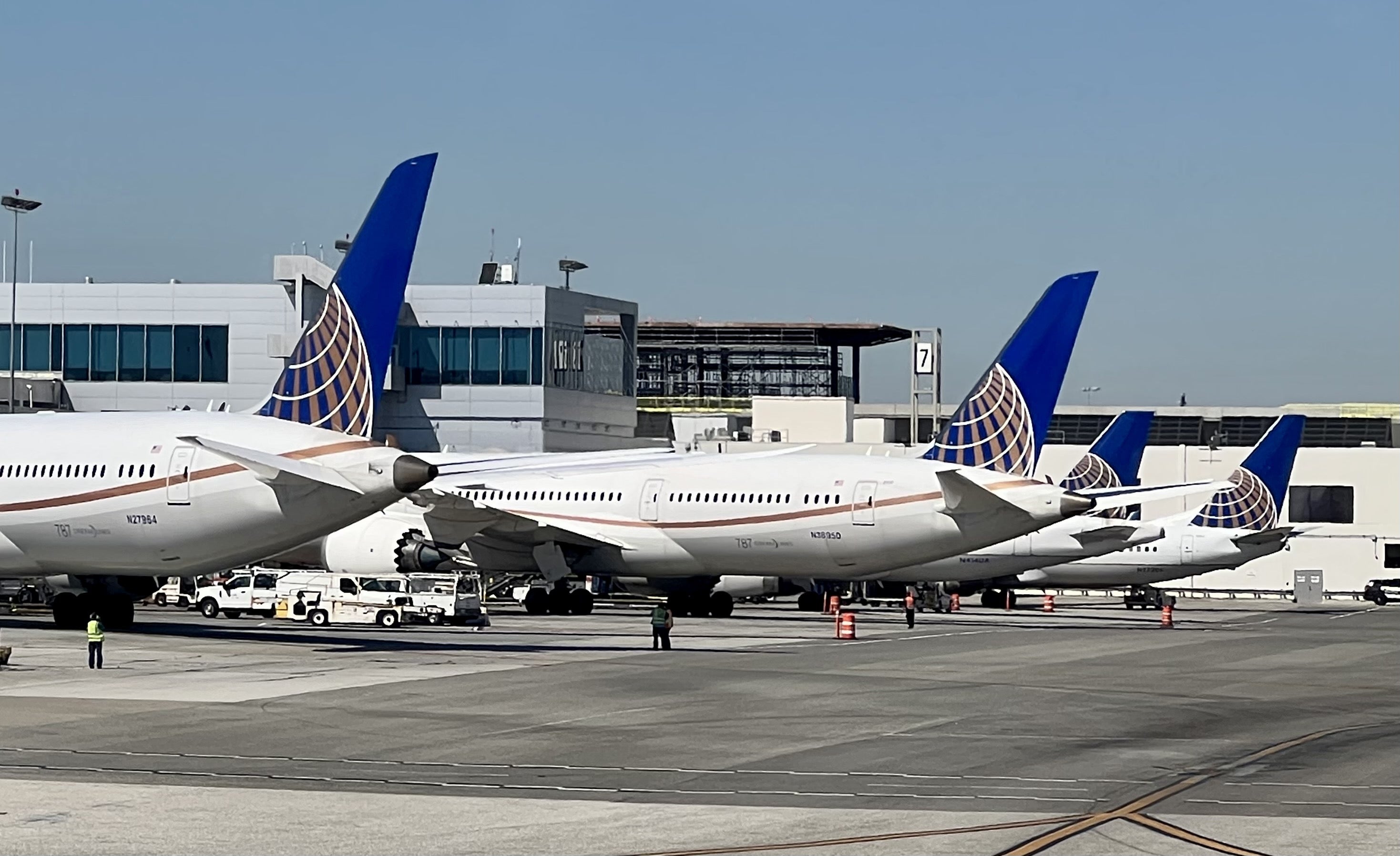 United Dreamliner aircraft at LAX