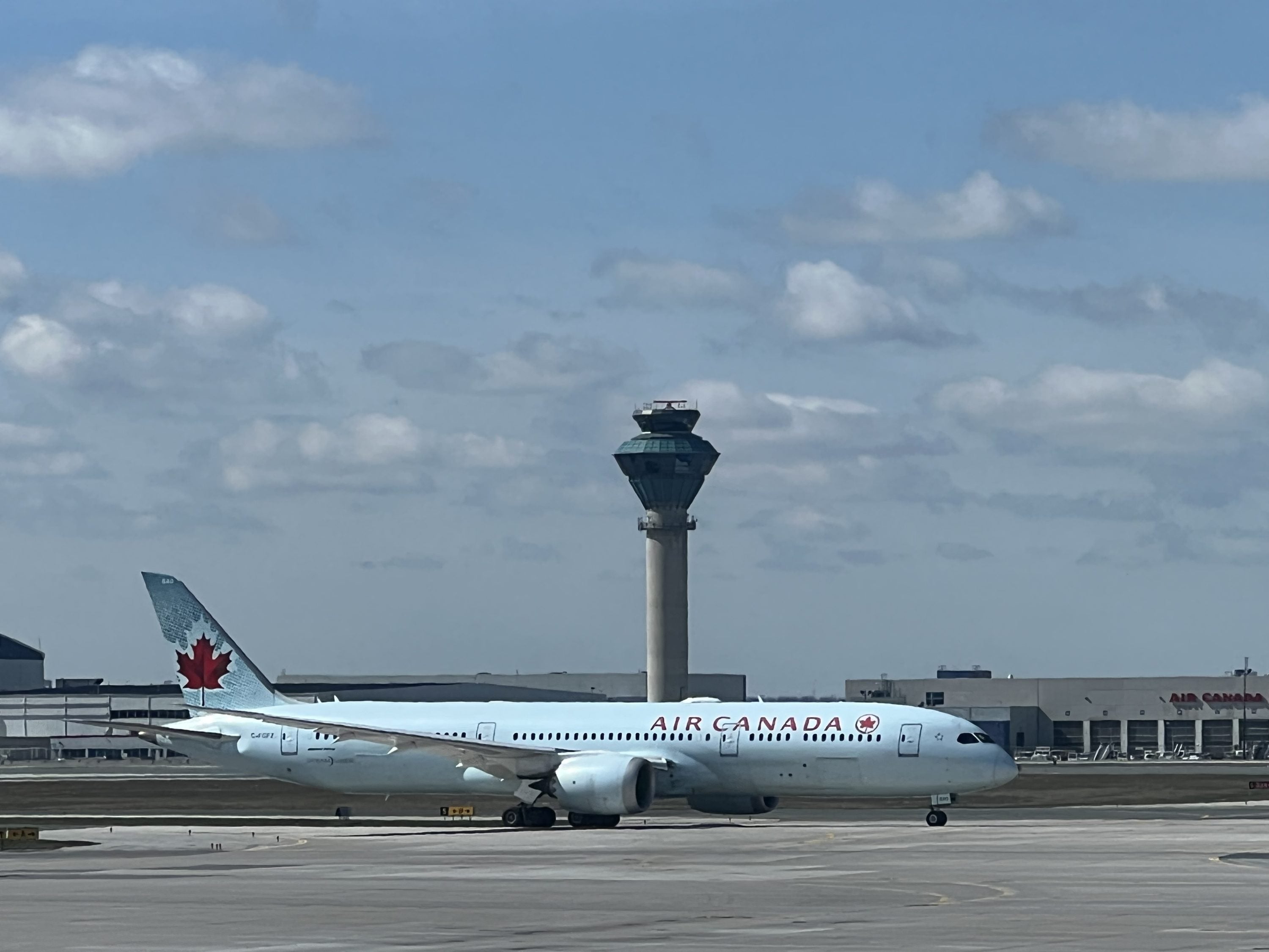 Air Canada Boeing 787 at Toronto Airport (YYZ)