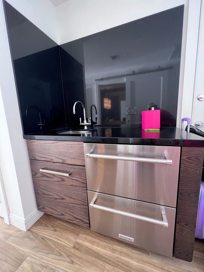 Kimpton Seafire guestroom wetbar