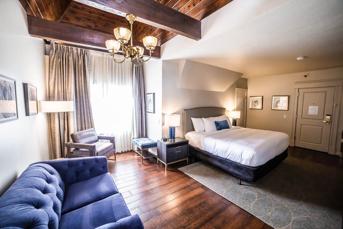 Seven Gables Inn