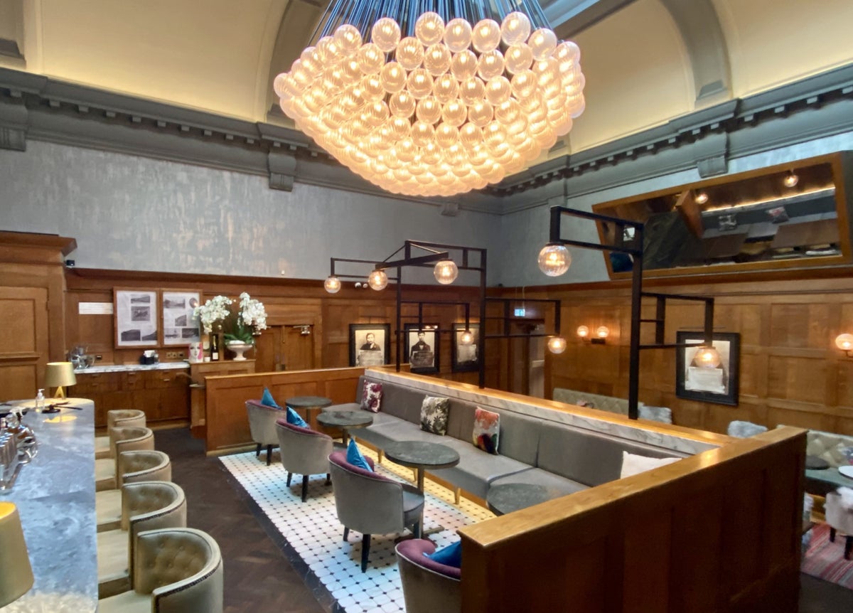 The Dixon London Autograph Collection Courtroom Bar