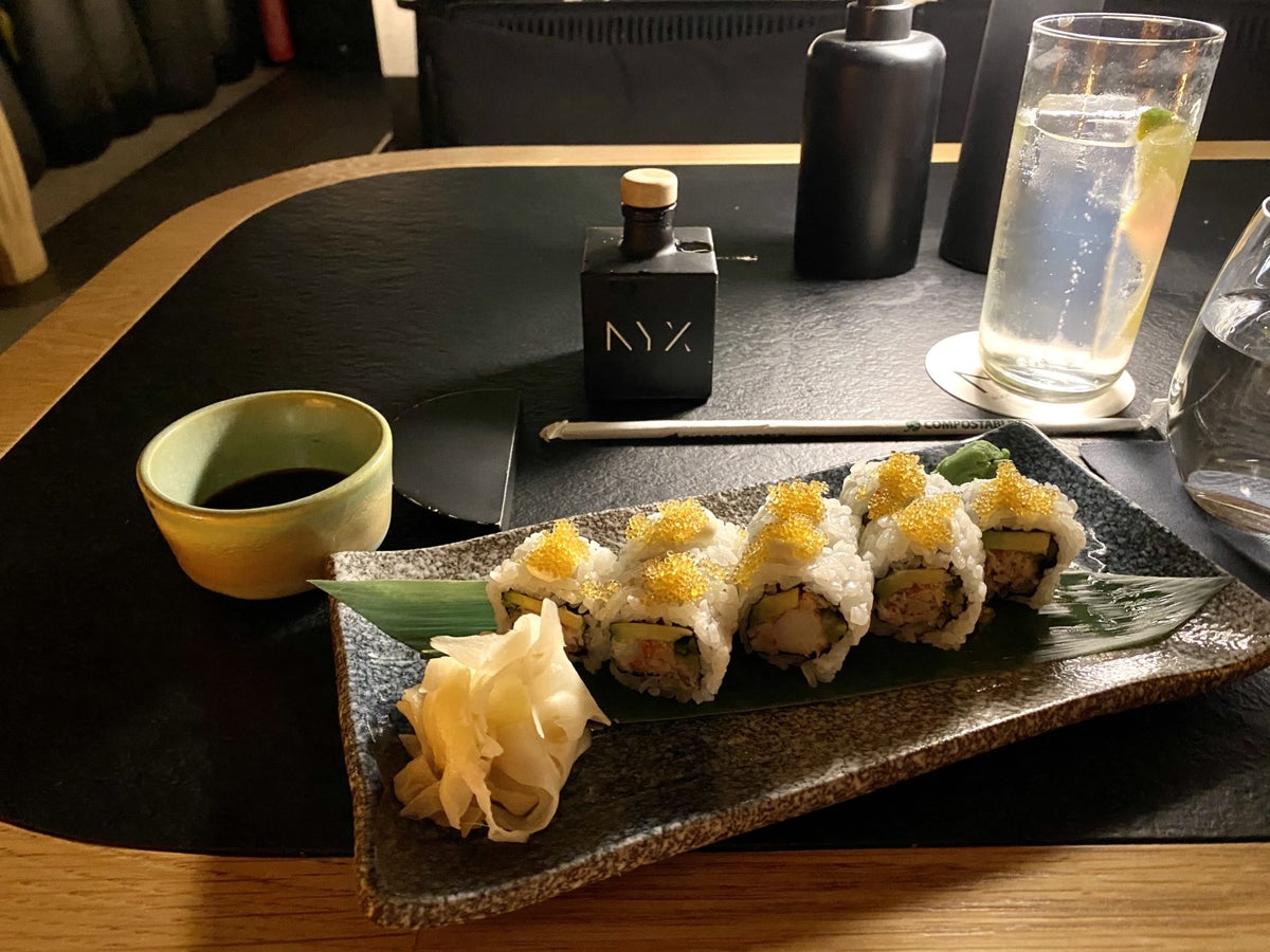 Academias Hotel Nyx Japanese Fusion Gastrobar sushi rolls