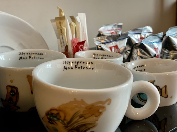 Academias Hotel bedroom espresso cups