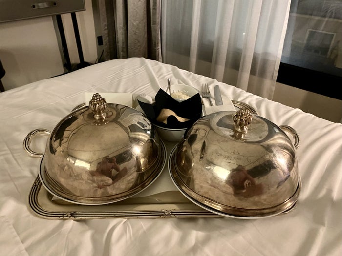 Academias Hotel bedroom room service