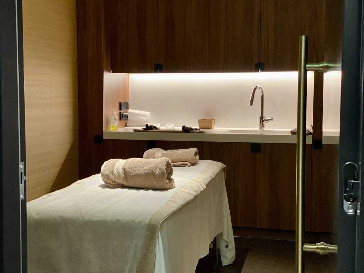 Academias Hotel massage room