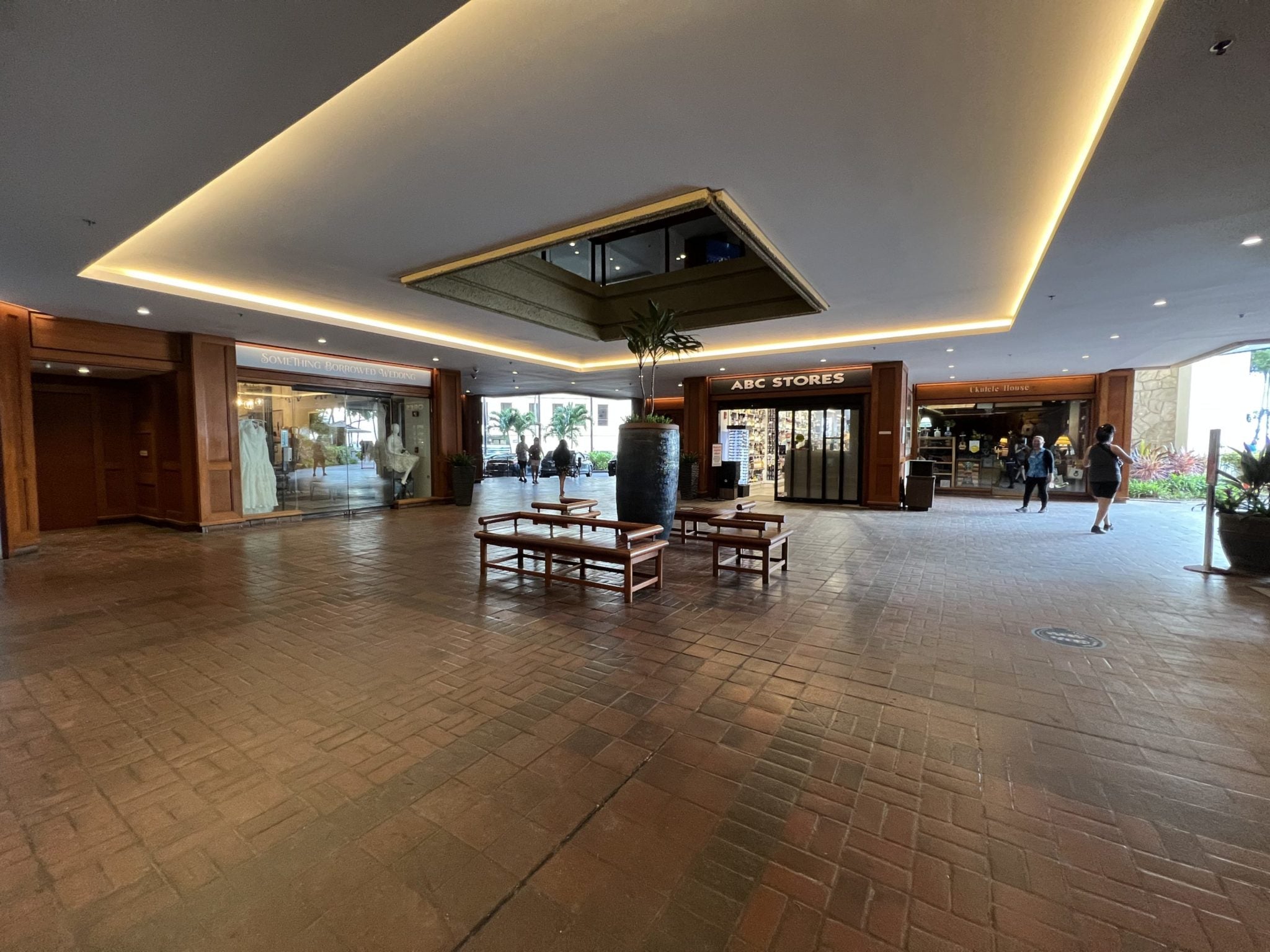 Hyatt Regency Waikiki Beach Resort and Spa [Indepth Review]