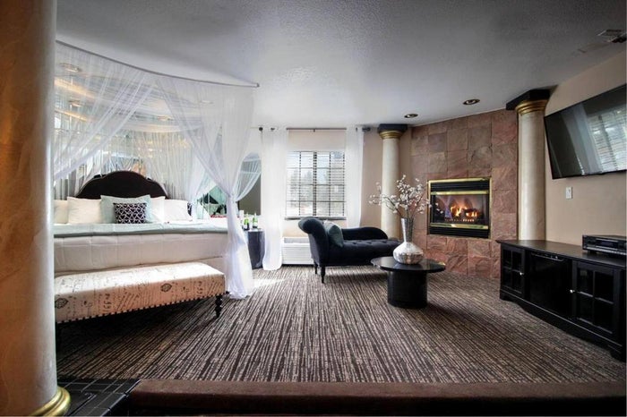 Postmarc Hotel and Spa Suites