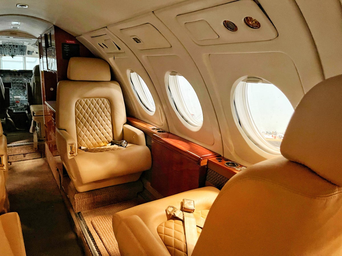 The 9 Best Credit Cards for Booking Private Jet Travel [2024]